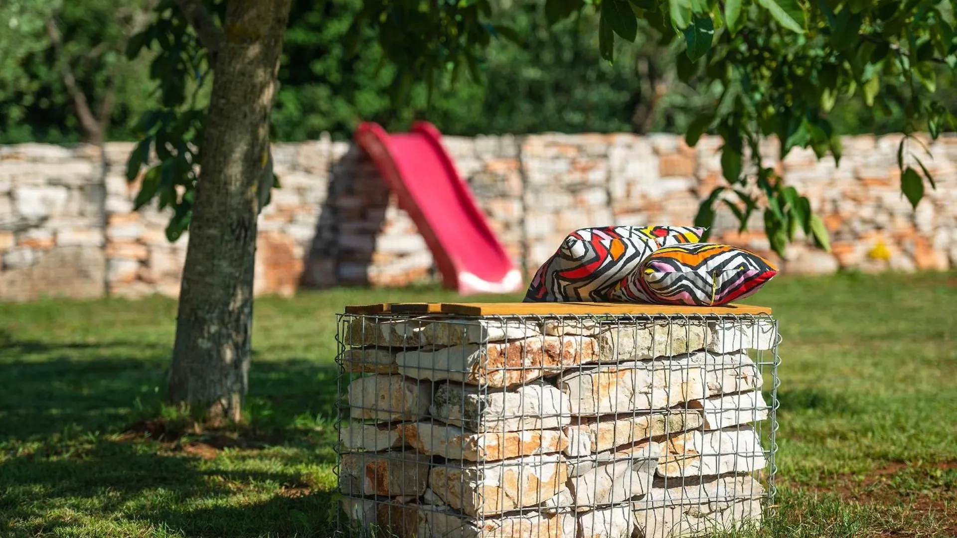 Holiday House Brajdine Lounge Jursici 0*,